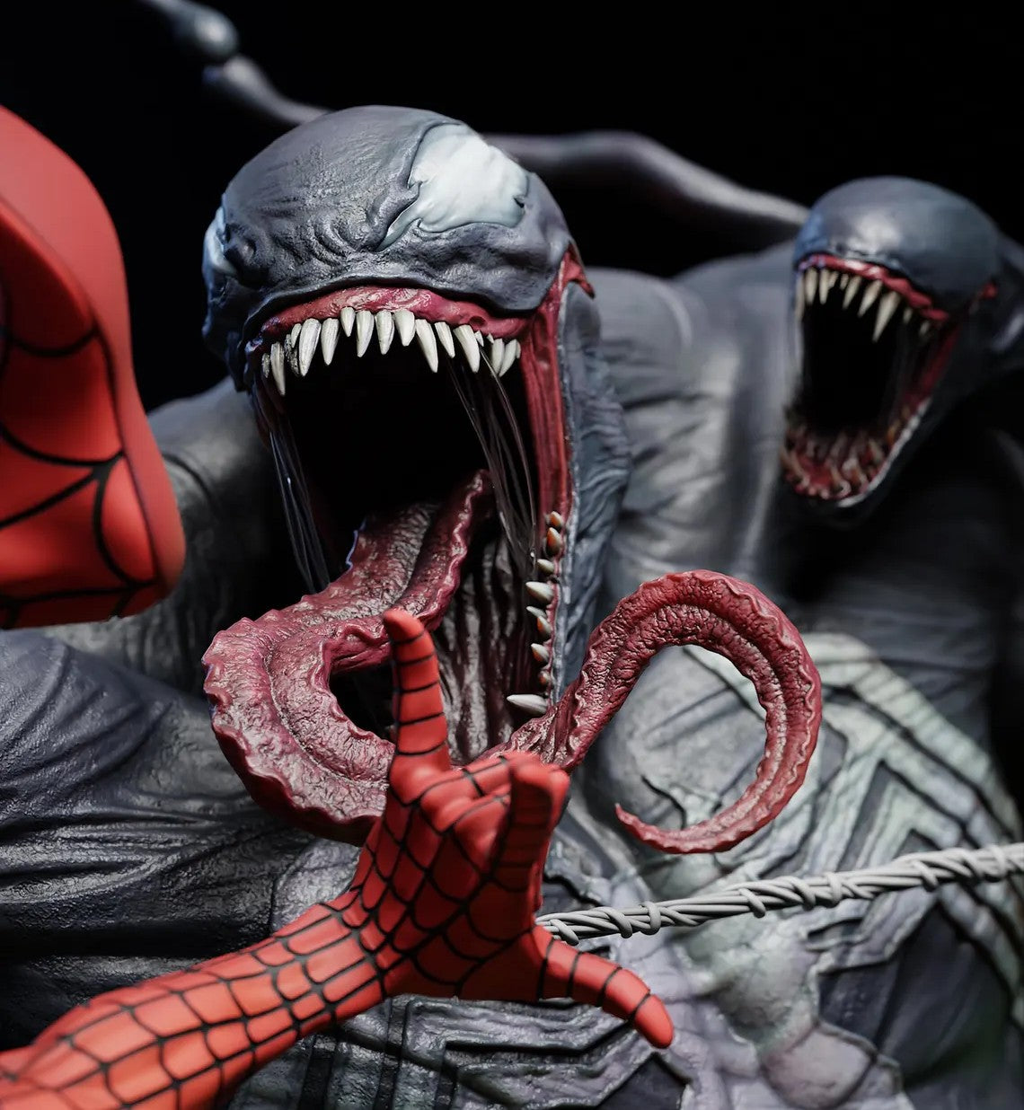 Collector's Statue - Spider-Man vs. Venom