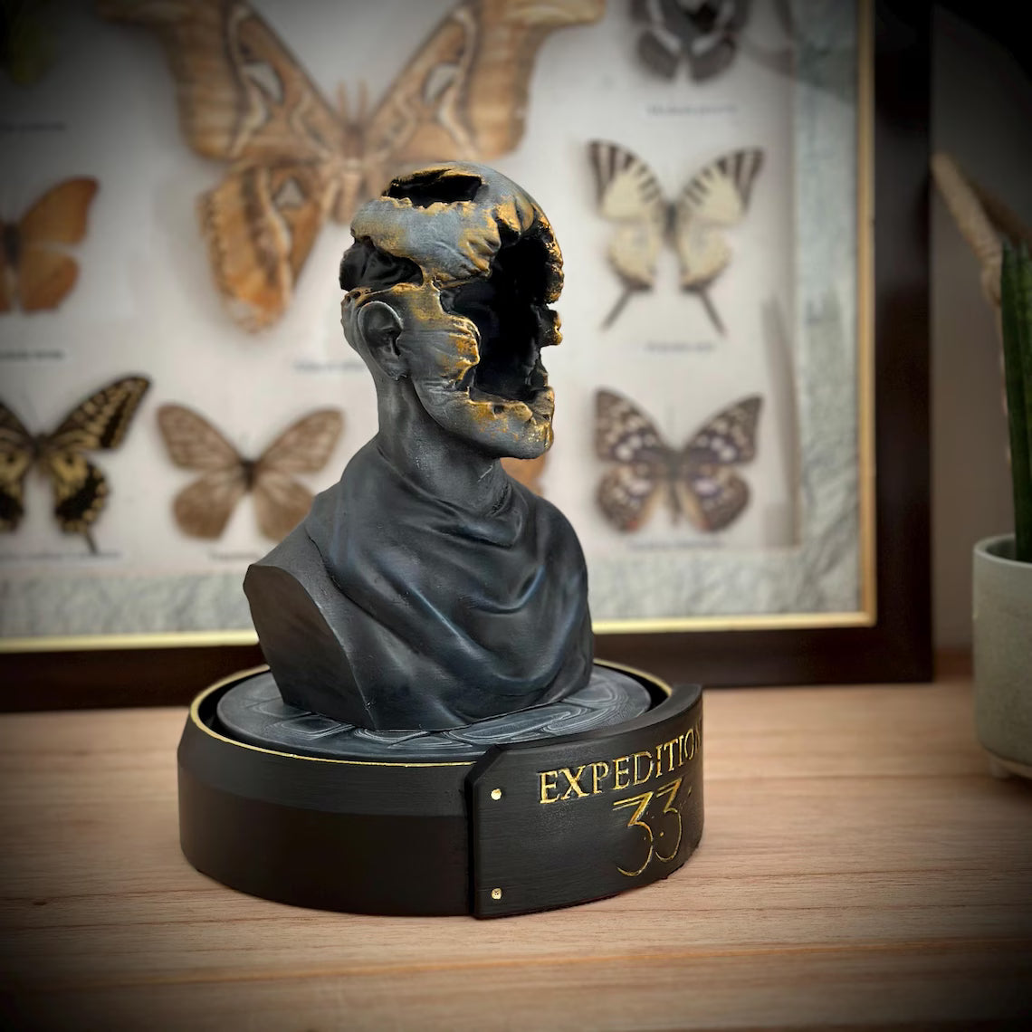 Statue Collector Curator - Clair Obscur: Expedition 33