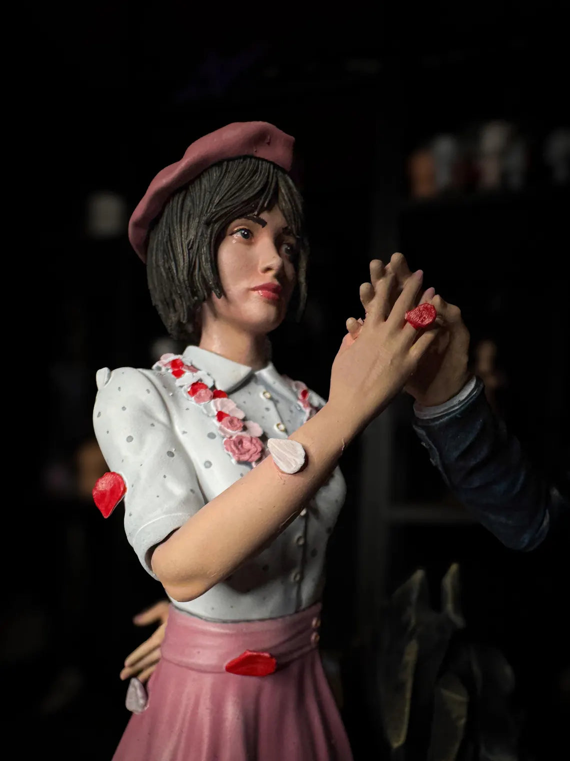 Collector's Statue - Gustave &amp; Sophie - Clair Obscur: Expedition 33