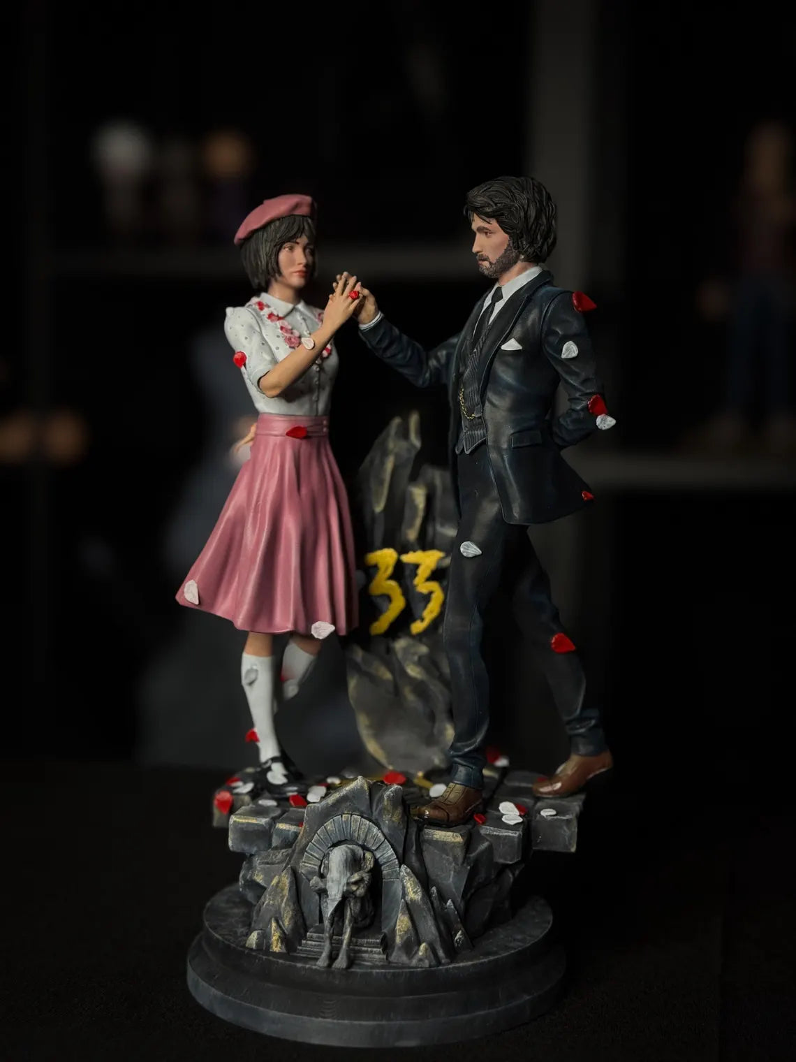 Collector's Statue - Gustave &amp; Sophie - Clair Obscur: Expedition 33