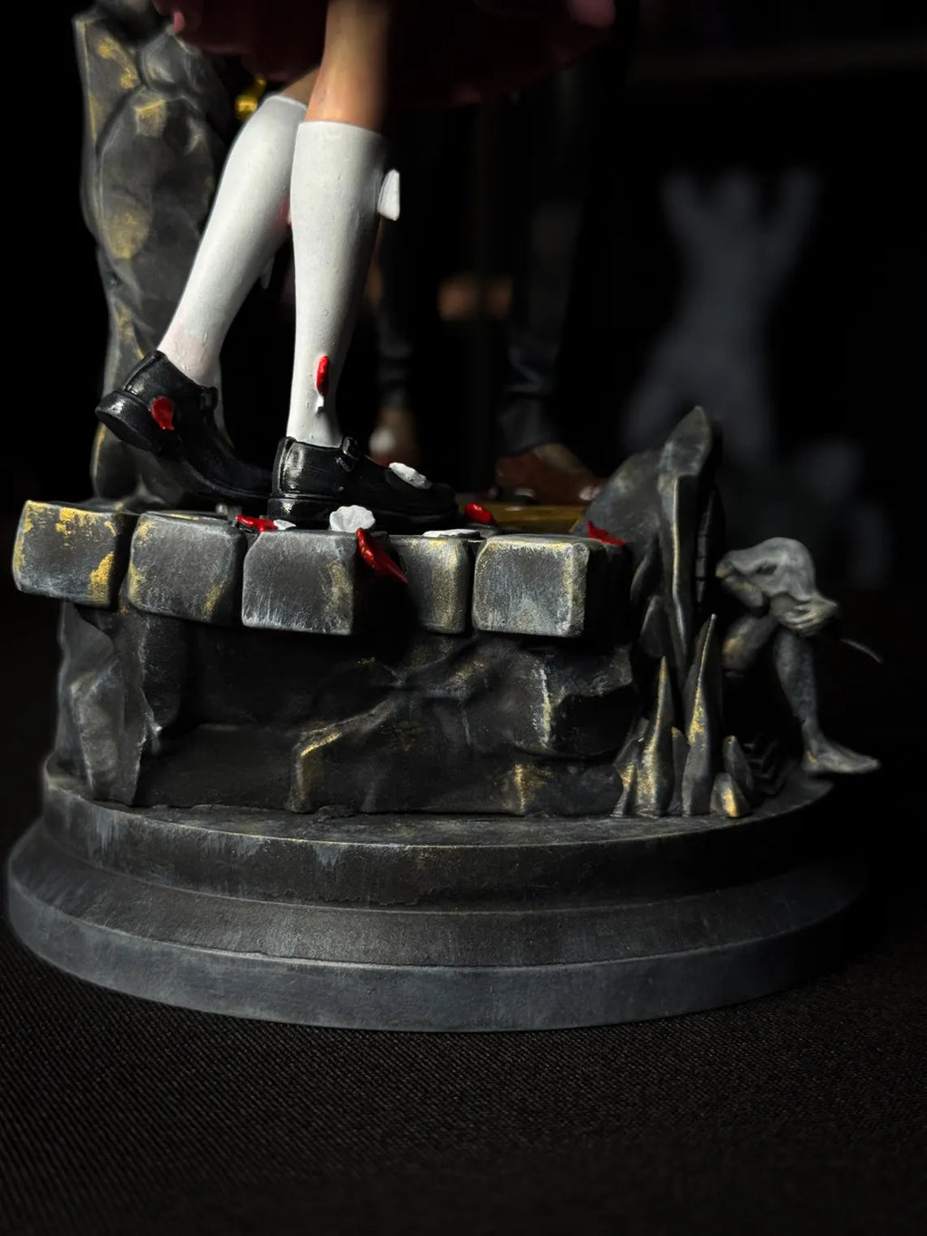 Collector's Statue - Gustave &amp; Sophie - Clair Obscur: Expedition 33