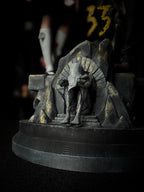 Collector's Statue - Gustave &amp; Sophie - Clair Obscur: Expedition 33